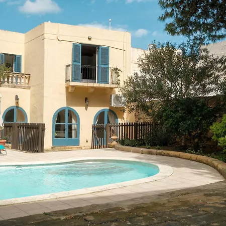 Historic With A Private Pool موستا