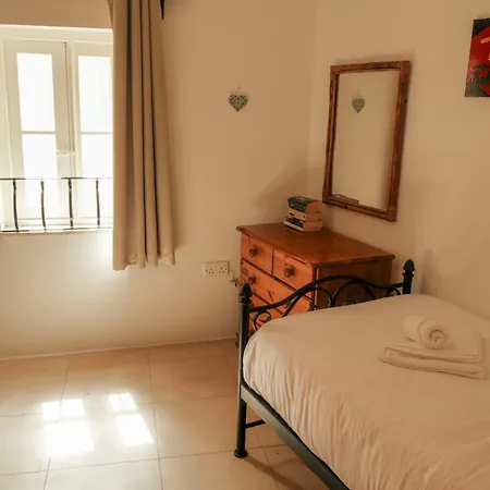 Historic With A Private Pool Mosta