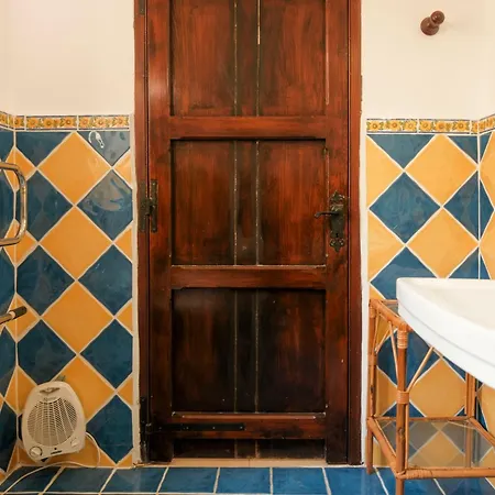 Historic With A Private Pool موستا