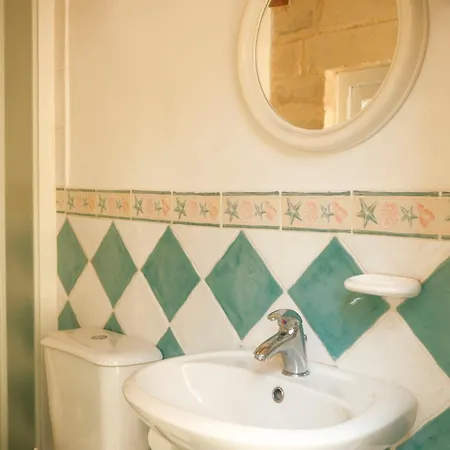 Historic With A Private Pool * موستا